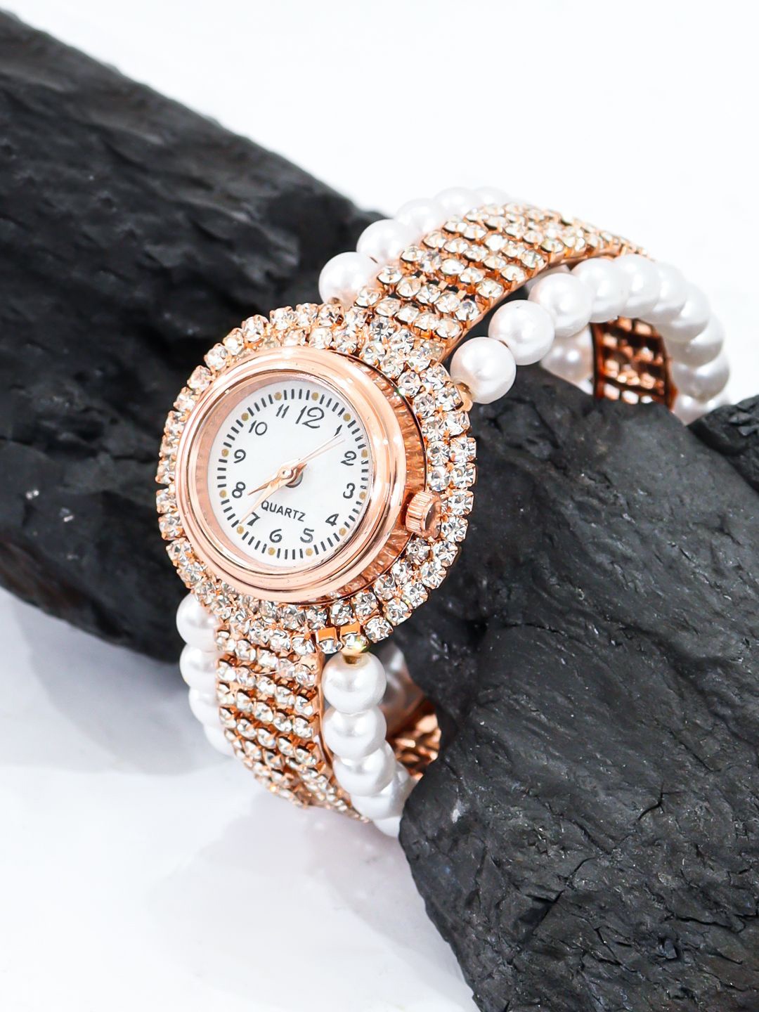 VAGHBHATT Women Dial & Bracelet Style Straps Analogue Automatic Watch Watch-D9-GLD-01, Gold
VAGHBHATT Women Dial & Bracelet Style Straps Analogue Automatic Watch Watch-D9-GLD-01, Gold