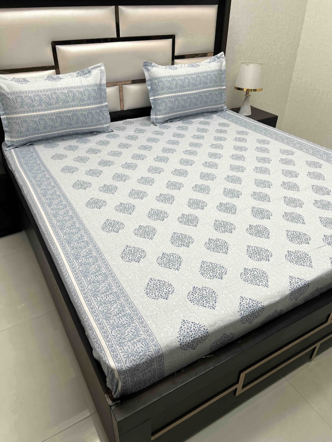Pure Decor Royal Passion Blue 380 TC Pure Cotton Queen Bedsheet Set-2.27 m x 2.55 m, Grey
Pure Decor Royal Passion Blue 380 TC Pure Cotton Queen Bedsheet Set-2.27 m x 2.55 m, Grey