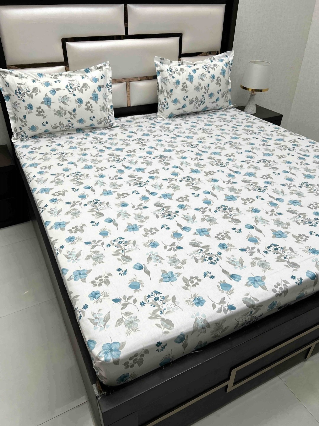 Pure Decor Royal Passion Blue 300 TC Pure Cotton Queen Bedsheet Set-2.27 m x 2.55 m, White
Pure Decor Royal Passion Blue 300 TC Pure Cotton Queen Bedsheet Set-2.27 m x 2.55 m, White