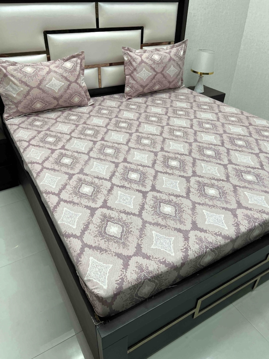 Pure Decor Royal Passion White 380 TC Pure Cotton Queen Bedsheet Set-2.27 m x 2.55 m, Purple
Pure Decor Royal Passion White 380 TC Pure Cotton Queen Bedsheet Set-2.27 m x 2.55 m, Purple