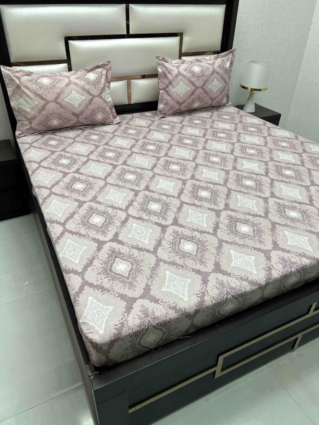 Pure Decor Royal Passion Purple Printed Pure Cotton 260TC Queen Bedsheet Set 2.54 x 2.26 m
Pure Decor Royal Passion Purple Printed Pure Cotton 260TC Queen Bedsheet Set 2.54 x 2.26 m