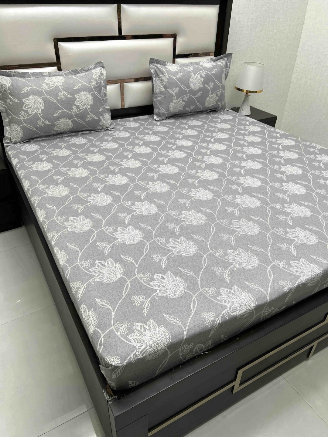 Pure Decor Royal Passion White 380 TC Pure Cotton Queen Bedsheet Set-2.27 m x 2.55 m, Grey
Pure Decor Royal Passion White 380 TC Pure Cotton Queen Bedsheet Set-2.27 m x 2.55 m, Grey