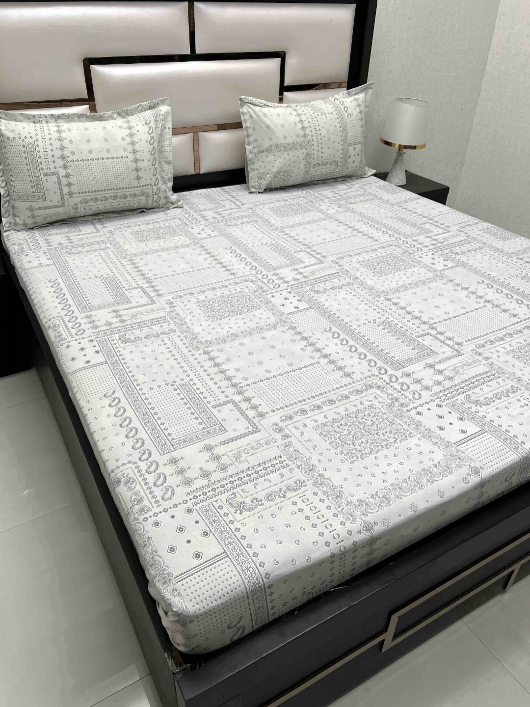 Pure Decor Royal Passion Grey Printed Pure Cotton 350 TC Queen Bedsheet Set 2.54 x 2.26 m
Pure Decor Royal Passion Grey Printed Pure Cotton 350 TC Queen Bedsheet Set 2.54 x 2.26 m