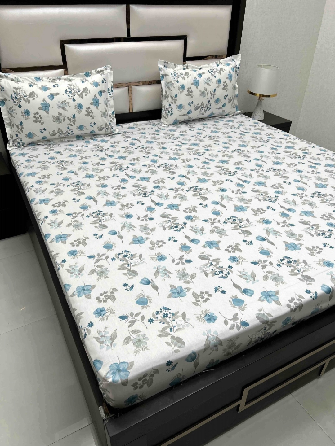 Pure Decor Royal Passion White Printed Pure Cotton 330 TC Queen Bedsheet Set 2.54 x 2.26 m
Pure Decor Royal Passion White Printed Pure Cotton 330 TC Queen Bedsheet Set 2.54 x 2.26 m
