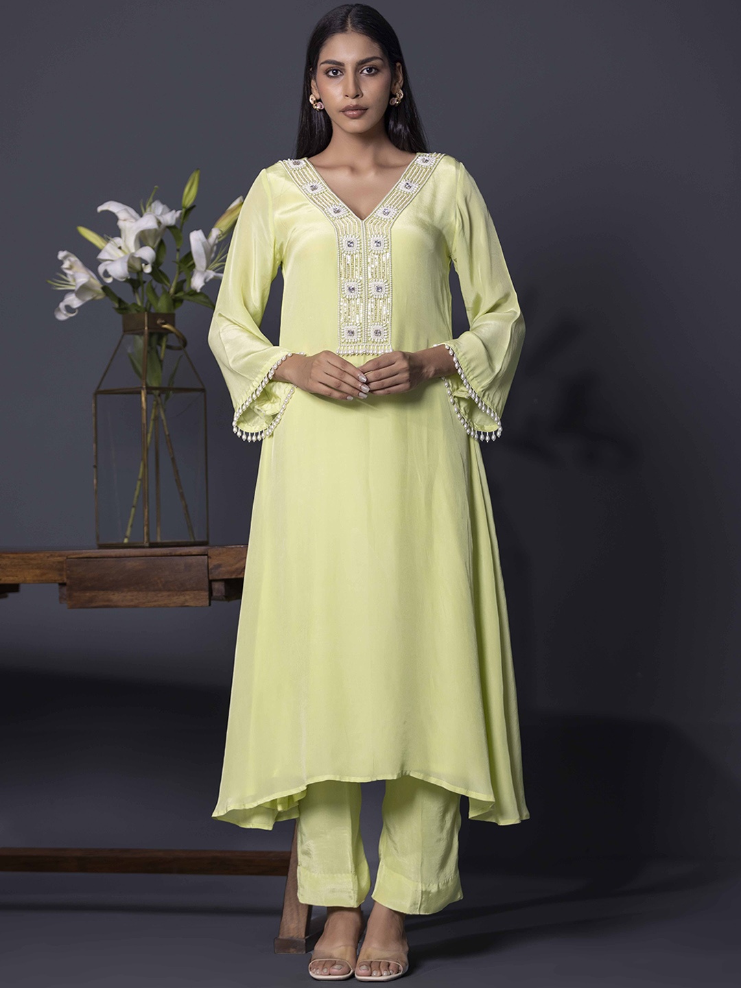 SHWETA DABAS Women Yoke Design Regular Beads and Stones Silk Crepe Kurta with Trousers & With Dupatta, Green
SHWETA DABAS Women Yoke Design Regular Beads and Stones Silk Crepe Kurta with Trousers & With Dupatta, Green