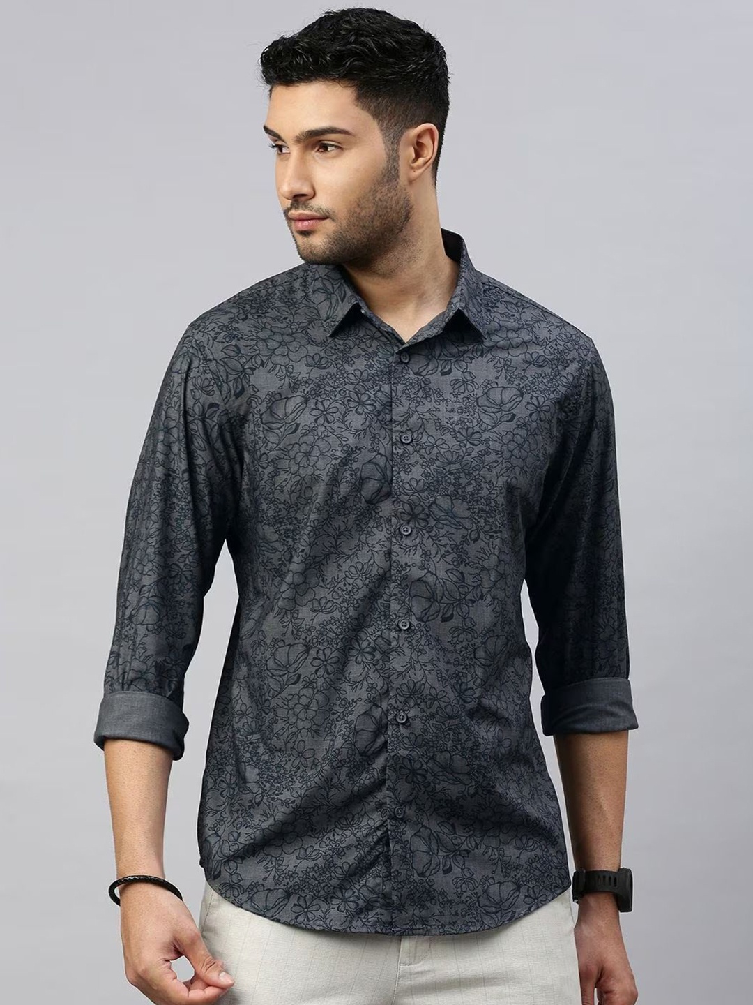 British Club Men Classic Spread Collar Floral Printed Cotton Slim Fit Casual Shirt, Grey
British Club Men Classic Spread Collar Floral Printed Cotton Slim Fit Casual Shirt, Grey