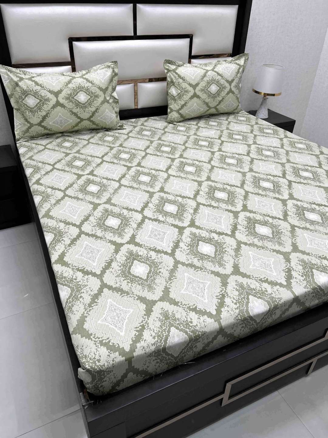 Pure Decor Royal Passion Green EthnicMotifs Cotton 250 TC Queen Bedsheet Set 2.25 x 2.55 m
Pure Decor Royal Passion Green EthnicMotifs Cotton 250 TC Queen Bedsheet Set 2.25 x 2.55 m