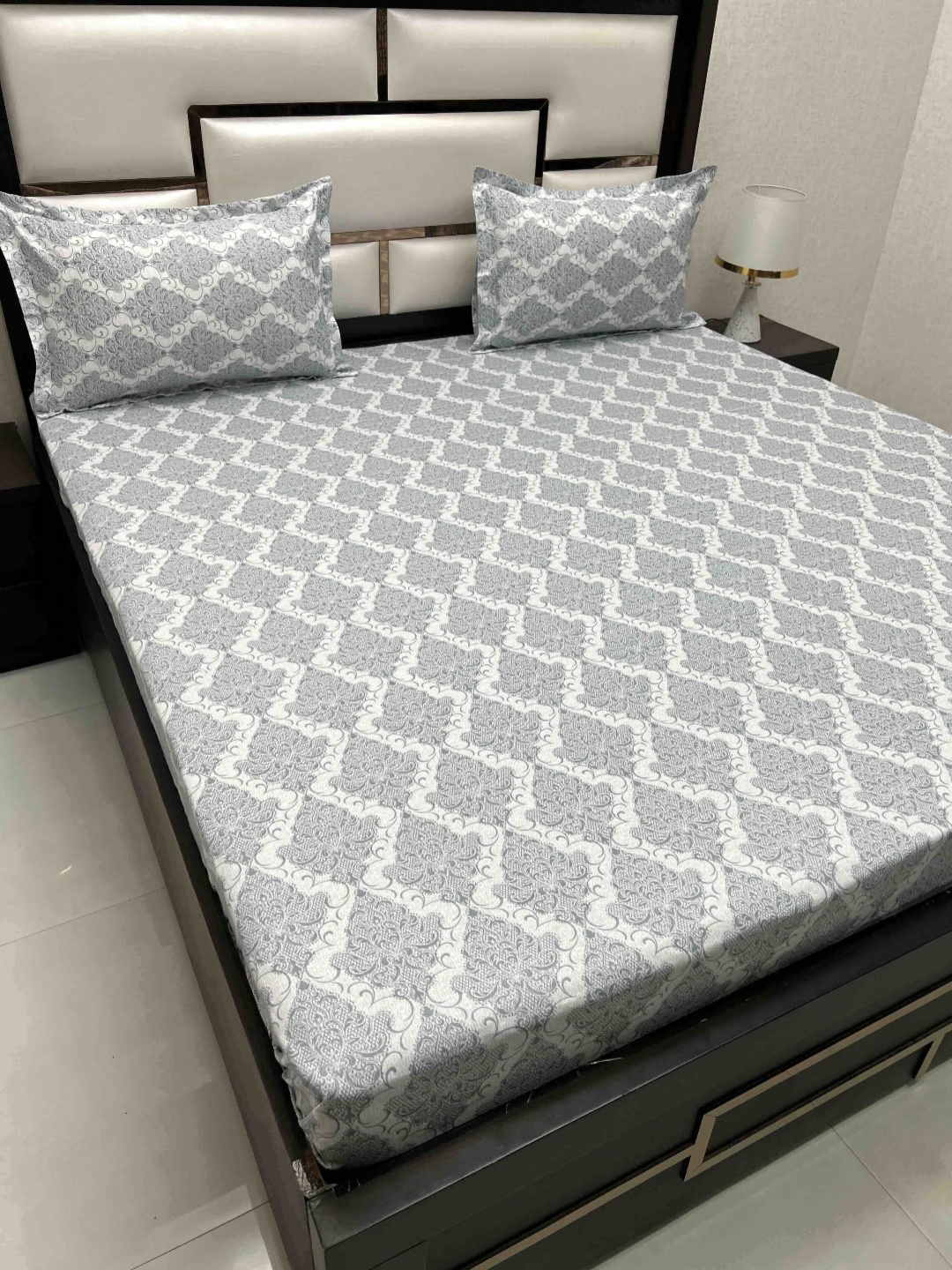 Pure Decor Royal Passion Grey Printed Pure Cotton 350 TC Queen Bedsheet Set 2.54 x 2.26 m
Pure Decor Royal Passion Grey Printed Pure Cotton 350 TC Queen Bedsheet Set 2.54 x 2.26 m