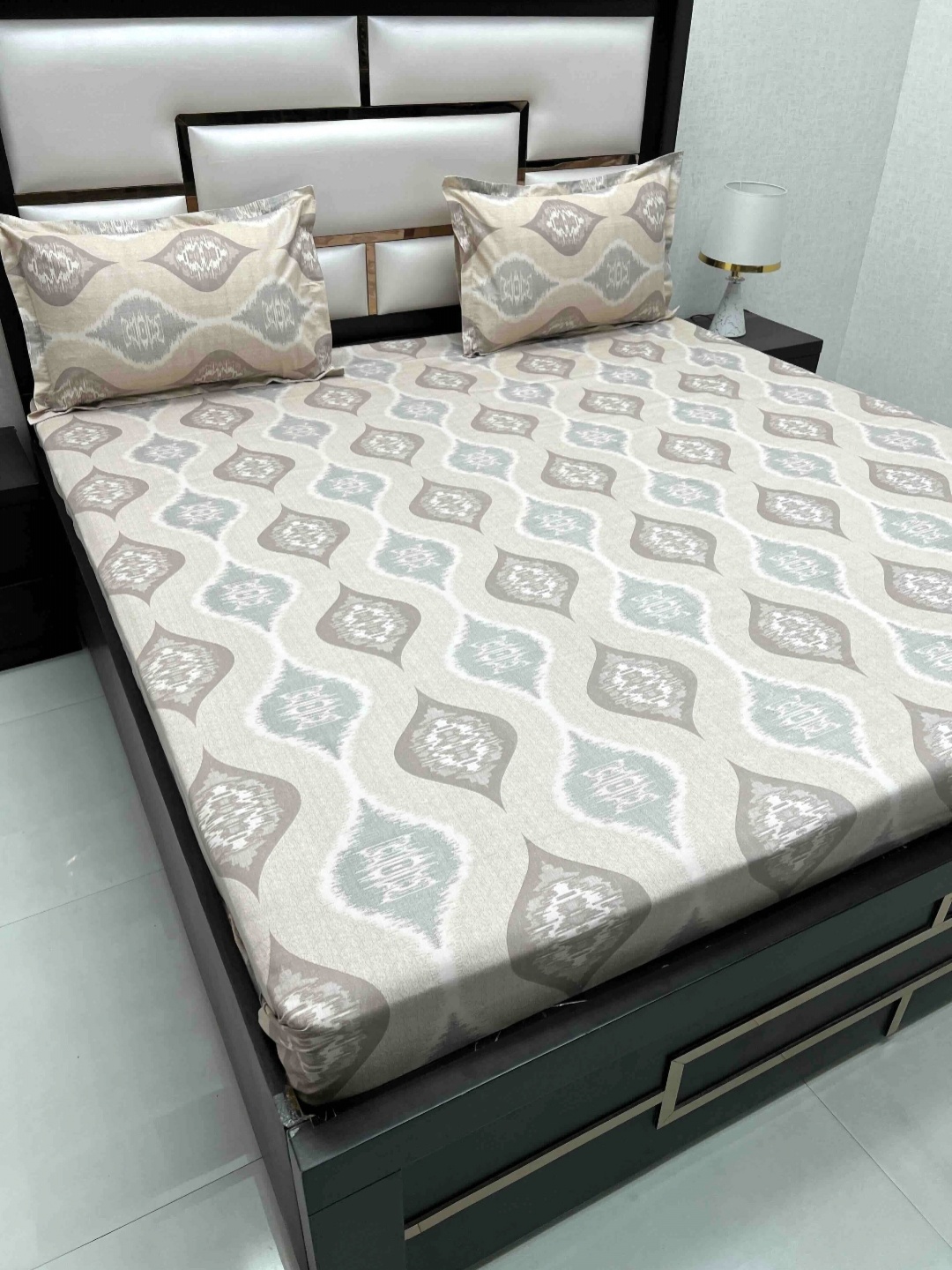 Pure Decor Royal Passion Brown Printed Pure Cotton 300 TC Queen Bedsheet Set 2.54 x 2.26 m
Pure Decor Royal Passion Brown Printed Pure Cotton 300 TC Queen Bedsheet Set 2.54 x 2.26 m
