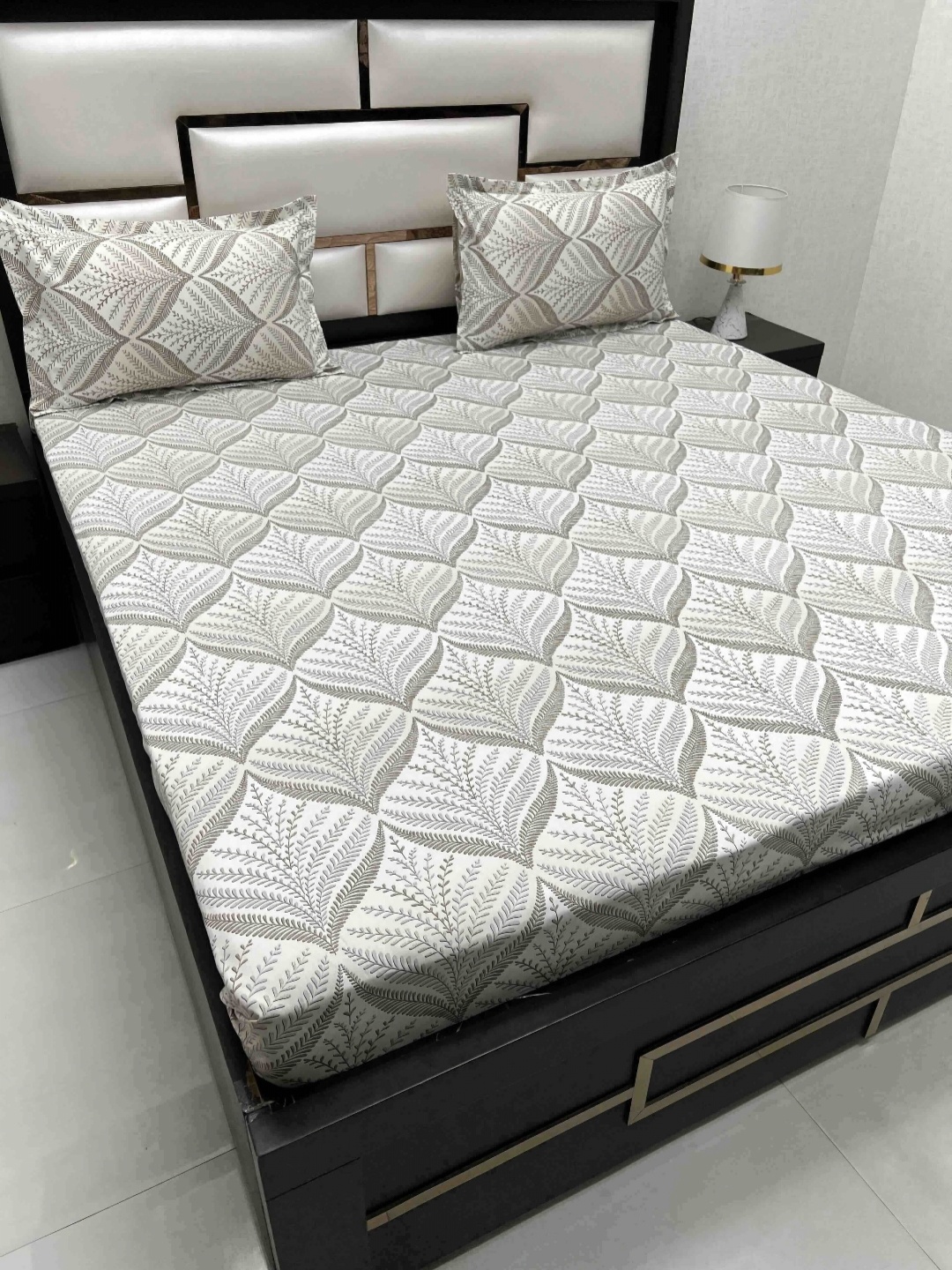 Pure Decor Royal Passion Brown Floral Cotton 300 TC Queen Bedsheet Set 2.26 m x 2.55 m
Pure Decor Royal Passion Brown Floral Cotton 300 TC Queen Bedsheet Set 2.26 m x 2.55 m