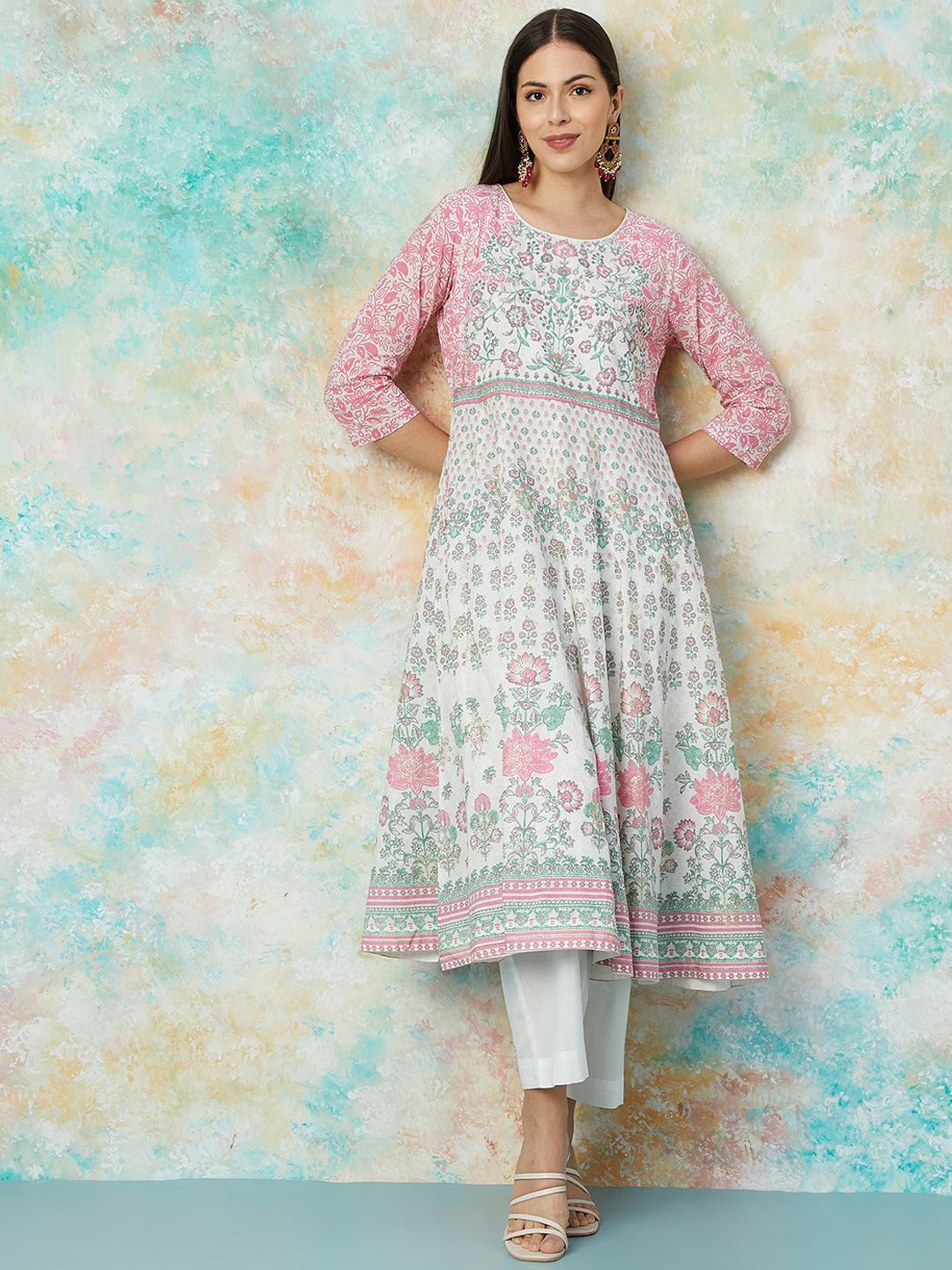 Melange by Lifestyle Women Floral Printed Angrakha Pure Cotton Kurta with Trousers & With Dupatta, Off white
Melange by Lifestyle Women Floral Printed Angrakha Pure Cotton Kurta with Trousers & With Dupatta, Off white