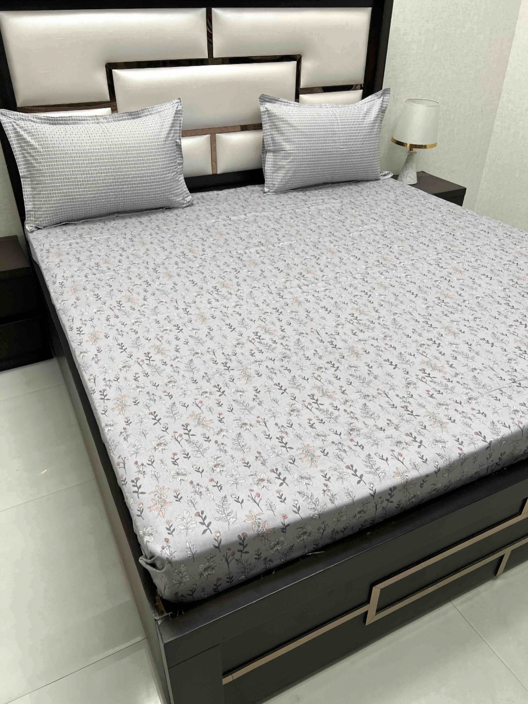 Pure Decor Cotton King Size Double Bed Bedsheet With 2 Pillow Covers 2.74m X 2.74m, Grey
Pure Decor Cotton King Size Double Bed Bedsheet With 2 Pillow Covers 2.74m X 2.74m, Grey