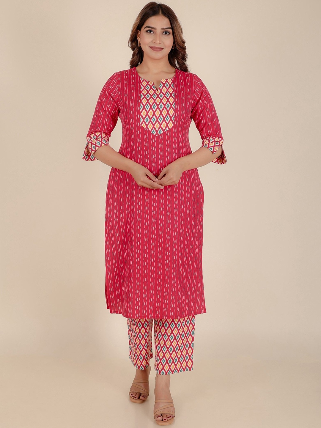Aramya Women Ethnic Motifs Printed Regular Patchwork Linen Kurta with Trousers, Pink
Aramya Women Ethnic Motifs Printed Regular Patchwork Linen Kurta with Trousers, Pink