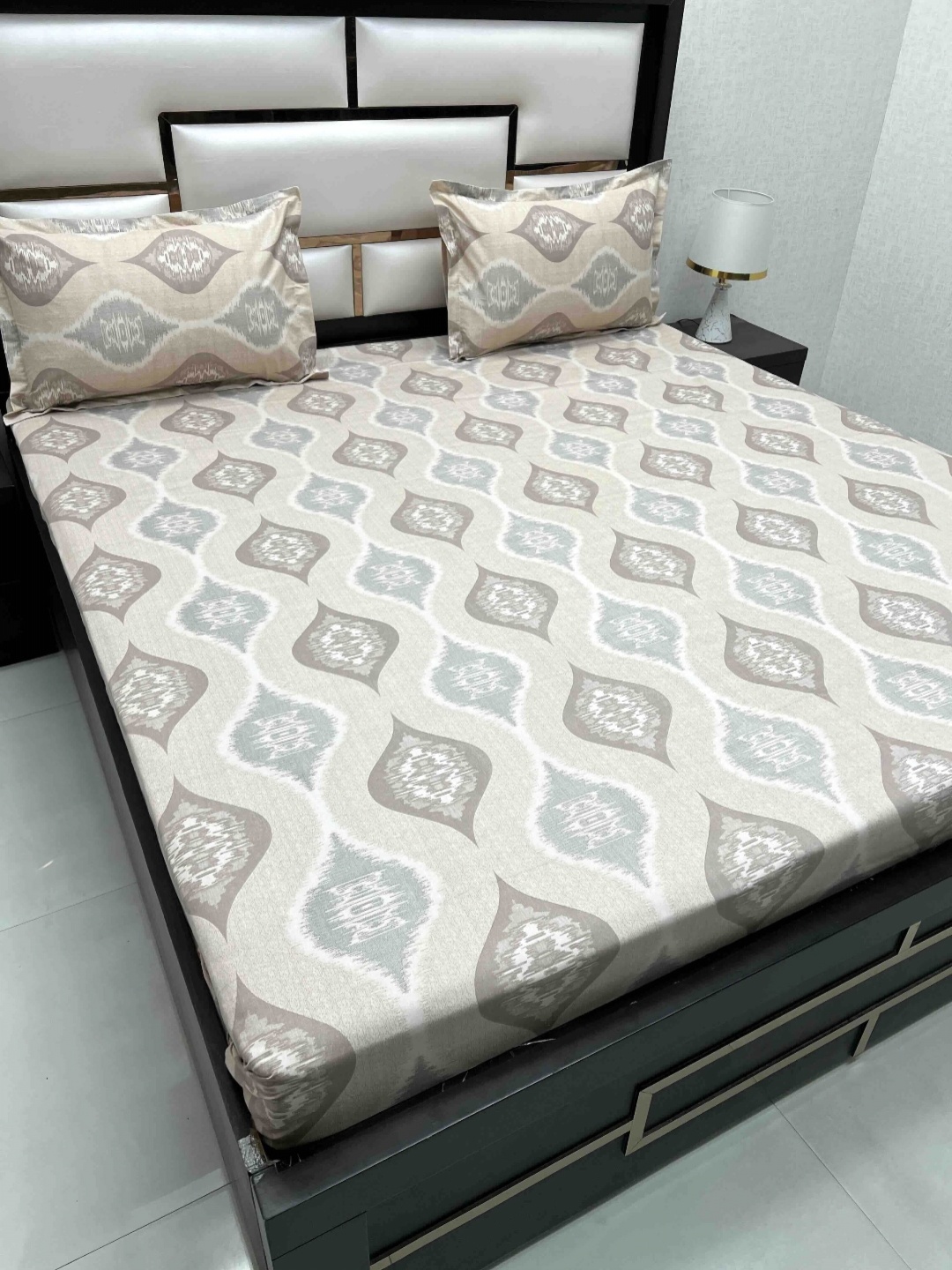 Pure Decor Royal Passion Brown Printed Pure Cotton 220 TC Queen Bedsheet Set 2.54 x 2.26 m
Pure Decor Royal Passion Brown Printed Pure Cotton 220 TC Queen Bedsheet Set 2.54 x 2.26 m
