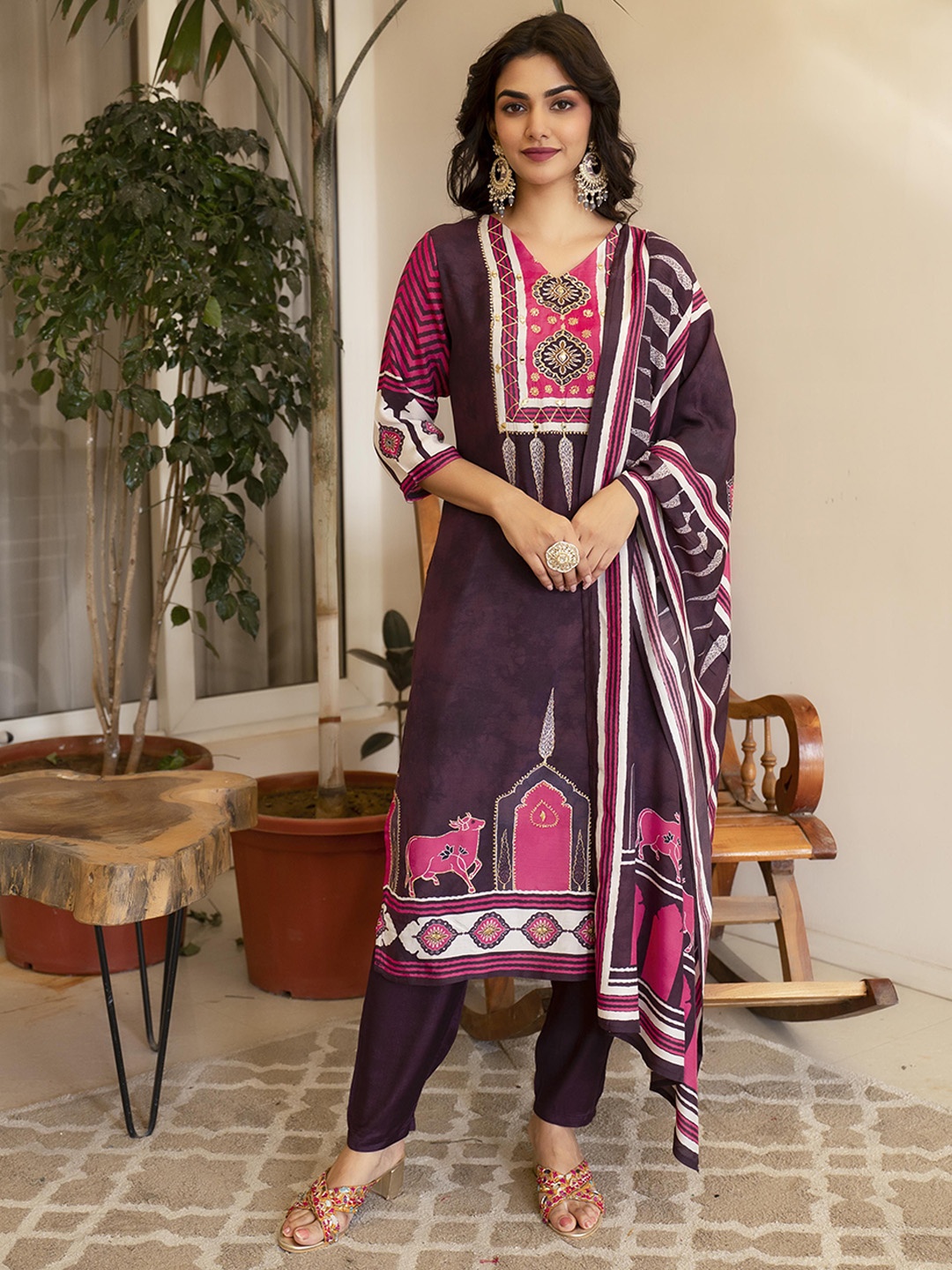 Anouk Women Animal Embroidered Regular Mirror Work Kurta with Trousers & With Dupatta, Purple
Anouk Women Animal Embroidered Regular Mirror Work Kurta with Trousers & With Dupatta, Purple