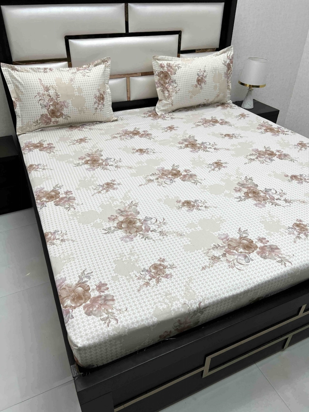 Pure Decor Royal Passion White 220 TC Pure Cotton Queen Bedsheet Set-2.28 m x 2.56 m, Brown
Pure Decor Royal Passion White 220 TC Pure Cotton Queen Bedsheet Set-2.28 m x 2.56 m, Brown
