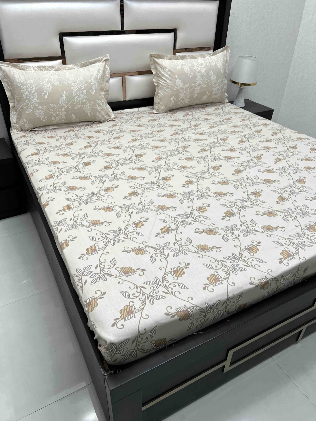 Pure Decor Cotton King Size Double Bed Bedsheet With 2 Pillow Covers 2.74m X 2.74m, Brown
Pure Decor Cotton King Size Double Bed Bedsheet With 2 Pillow Covers 2.74m X 2.74m, Brown