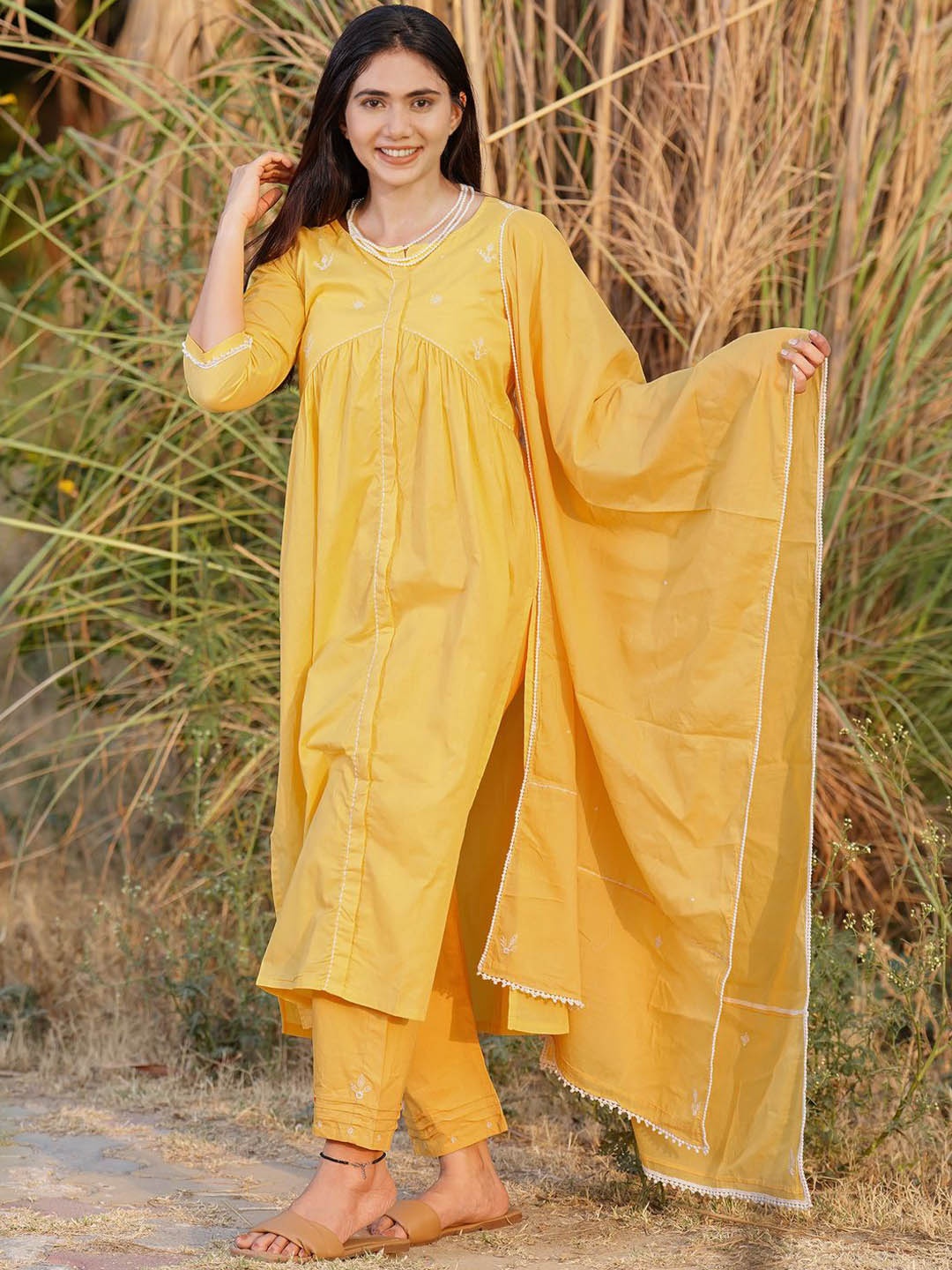zuri Women Ethnic Motifs Embroidered Regular Thread Work Pure Cotton Kurta with Trousers & With Dupatta, Yellow
zuri Women Ethnic Motifs Embroidered Regular Thread Work Pure Cotton Kurta with Trousers & With Dupatta, Yellow
