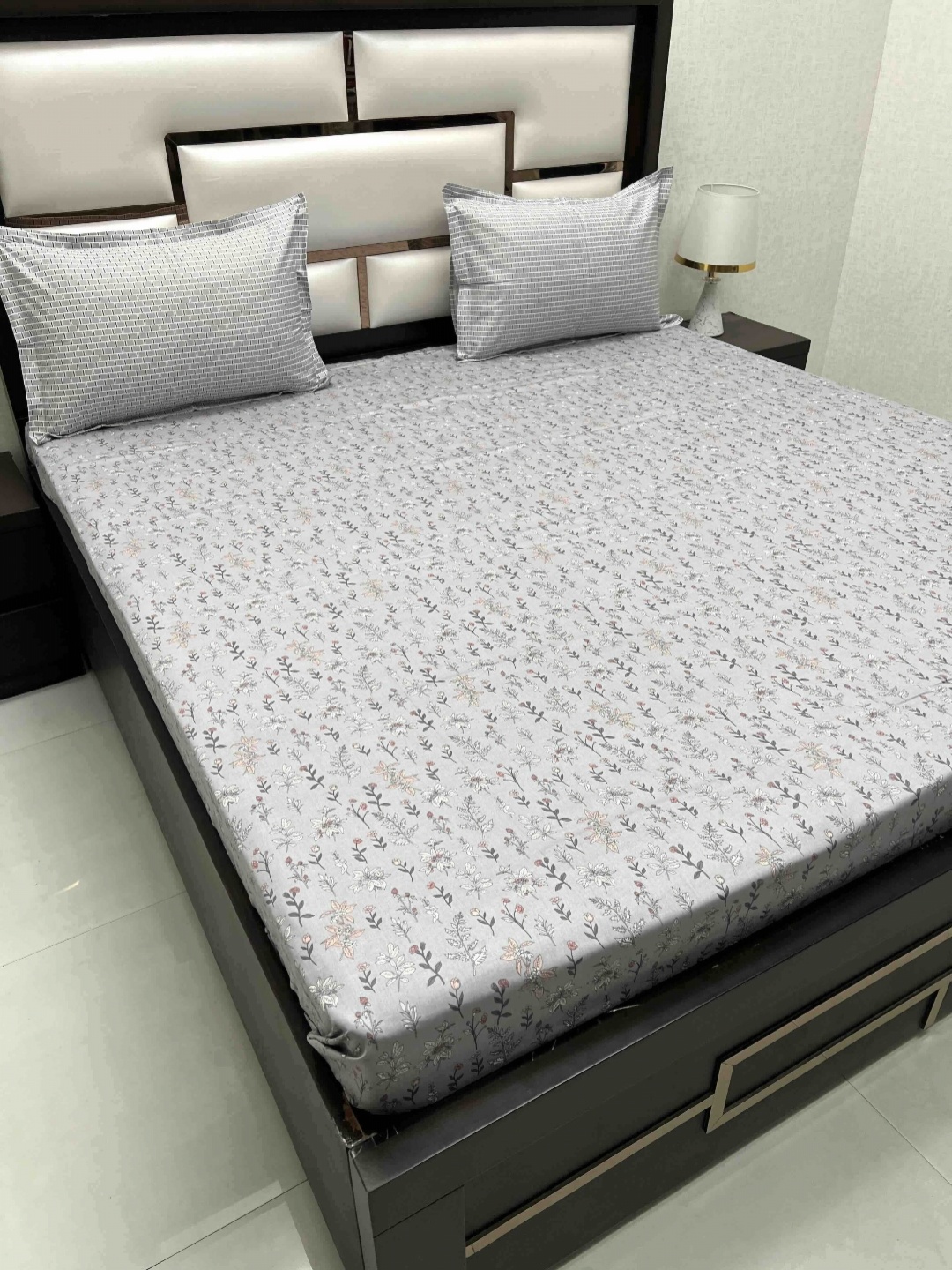 Pure Decor Cotton King Size Double Bed Bedsheet With 2 Pillow Covers 2.74m X 2.74m, Grey
Pure Decor Cotton King Size Double Bed Bedsheet With 2 Pillow Covers 2.74m X 2.74m, Grey