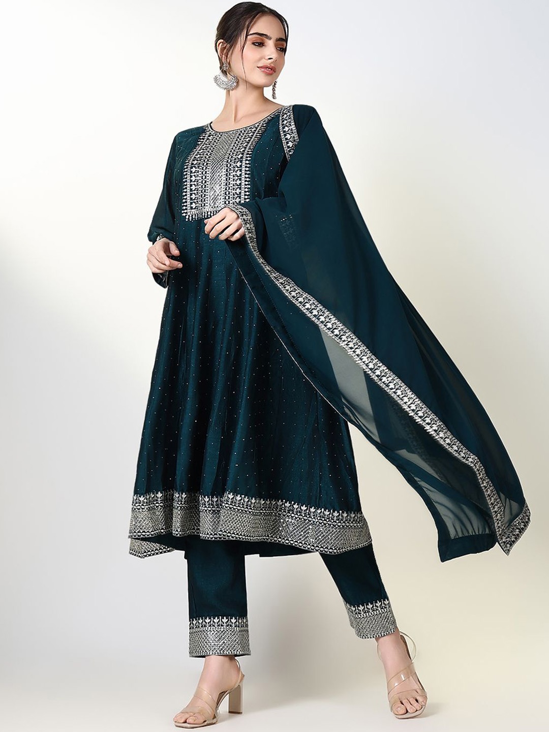 SHOWOFF Women Embroidered Panelled Thread Work Kurta with Trousers & With Dupatta, Green
SHOWOFF Women Embroidered Panelled Thread Work Kurta with Trousers & With Dupatta, Green