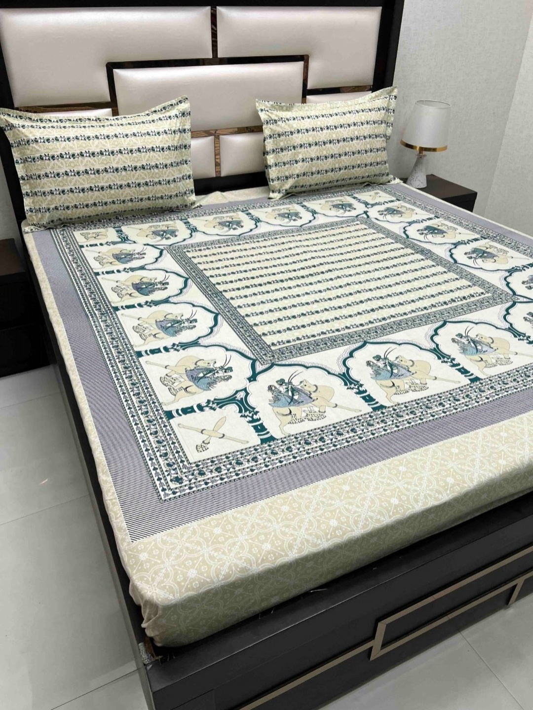 Pure Decor Cotton King Size Double Bed Bedsheet With 2 Pillow Covers 2.74m X 2.74m, Green
Pure Decor Cotton King Size Double Bed Bedsheet With 2 Pillow Covers 2.74m X 2.74m, Green