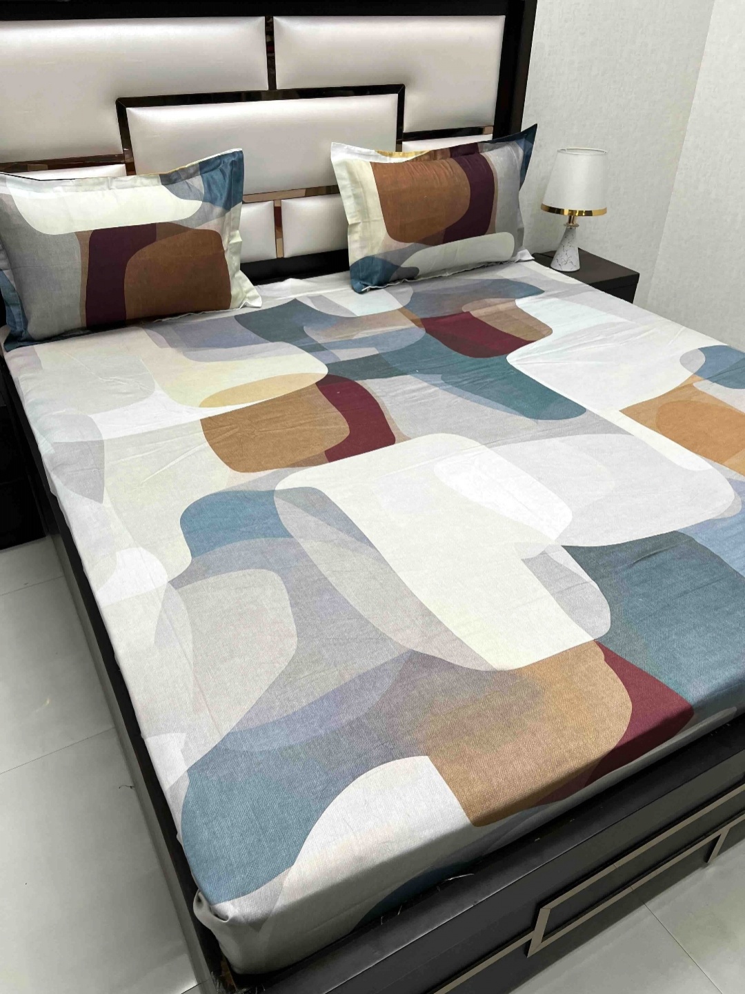 Pure Decor Grey Melange Printed 240 TC Pure Cotton King Bedsheet Set 2.76 m x 2.76 m
Pure Decor Grey Melange Printed 240 TC Pure Cotton King Bedsheet Set 2.76 m x 2.76 m