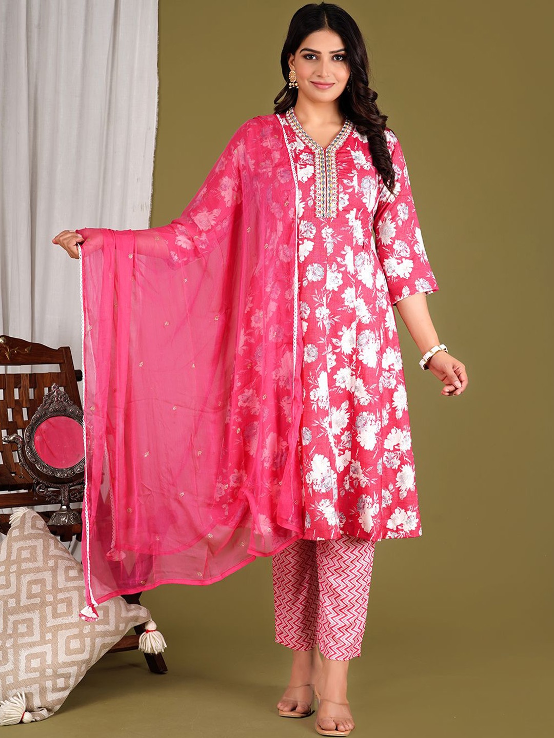 mumzhug Women Floral Embroidered Regular Thread Work Pure Cotton Kurta with Palazzos & With Dupatta, Peach
mumzhug Women Floral Embroidered Regular Thread Work Pure Cotton Kurta with Palazzos & With Dupatta, Peach