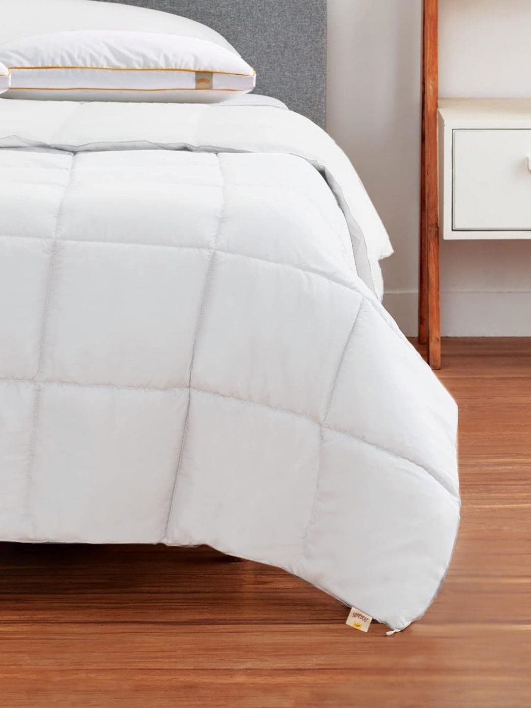 Sleepycat White Luxe Premium & Soft Cotton Modal Fabric Double Comforter- 2.2 m x 2.5 m
Sleepycat White Luxe Premium & Soft Cotton Modal Fabric Double Comforter- 2.2 m x 2.5 m