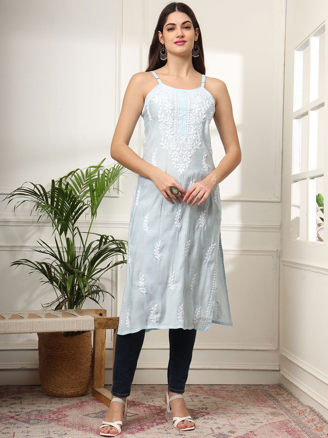 The Chikan Label Floral Embroidered Chikankari Shoulder Straps Chanderi Cotton Kurta, Blue
The Chikan Label Floral Embroidered Chikankari Shoulder Straps Chanderi Cotton Kurta, Blue