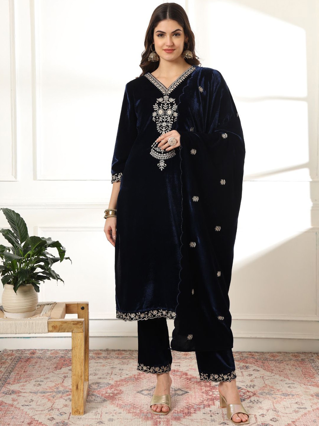 Meena Bazaar Women Ethnic Motifs Embroidered Regular Thread Work Velvet Kurta with Trousers & With Dupatta, Navy blue
Meena Bazaar Women Ethnic Motifs Embroidered Regular Thread Work Velvet Kurta with Trousers & With Dupatta, Navy blue