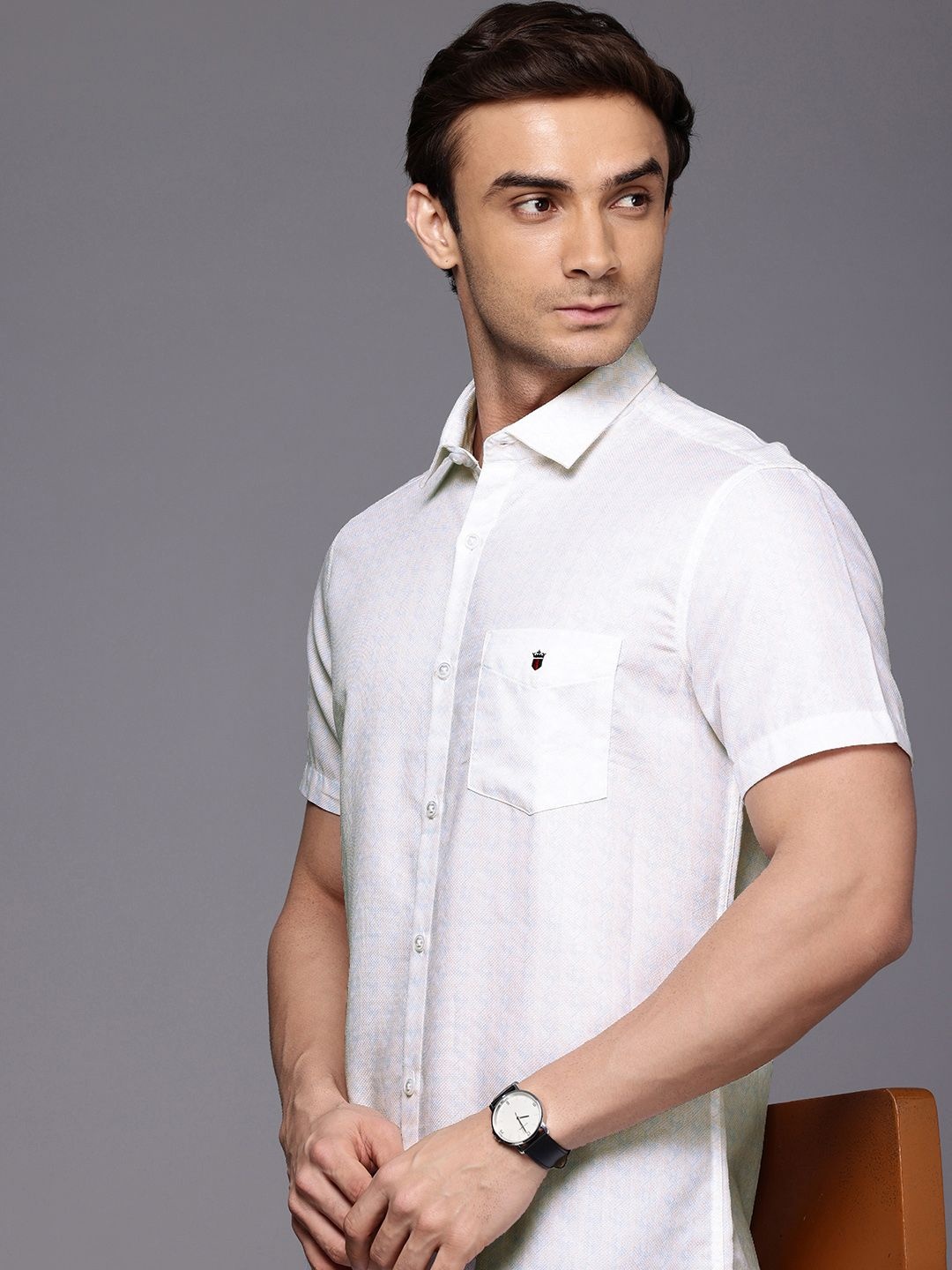 Louis Philippe Sport Pure Cotton Slim Fit Geometric Printed Textured Casual Shirt, Off white
Louis Philippe Sport Pure Cotton Slim Fit Geometric Printed Textured Casual Shirt, Off white