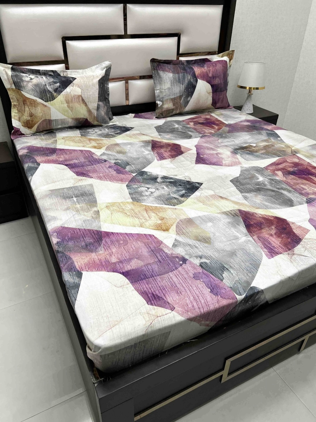 Pure Decor Majestic Purple Geometric 330 TC Pure Cotton King Bedsheet Set 2.73 m x 2.77 m
Pure Decor Majestic Purple Geometric 330 TC Pure Cotton King Bedsheet Set 2.73 m x 2.77 m