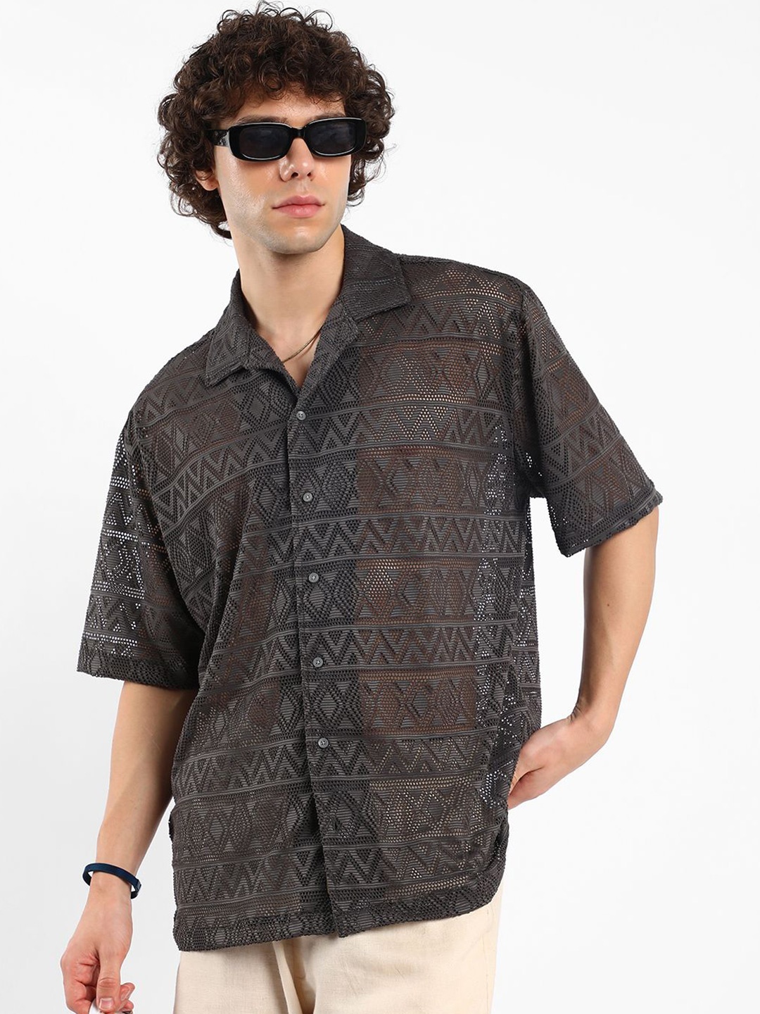 Campus Sutra Men Comfort Cuban Collar Solid Oversized Casual Shirt, Black
Campus Sutra Men Comfort Cuban Collar Solid Oversized Casual Shirt, Black
