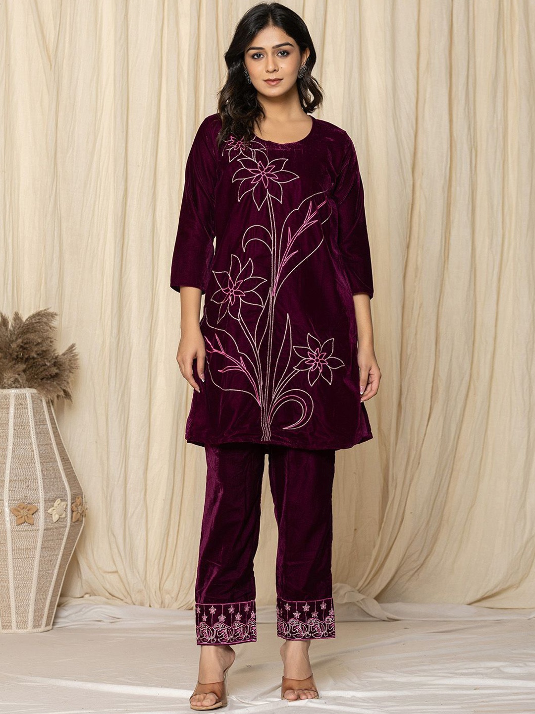 Meena Bazaar Women Floral Embroidered Regular Thread Work Velvet Kurta with Trousers, Burgundy
Meena Bazaar Women Floral Embroidered Regular Thread Work Velvet Kurta with Trousers, Burgundy