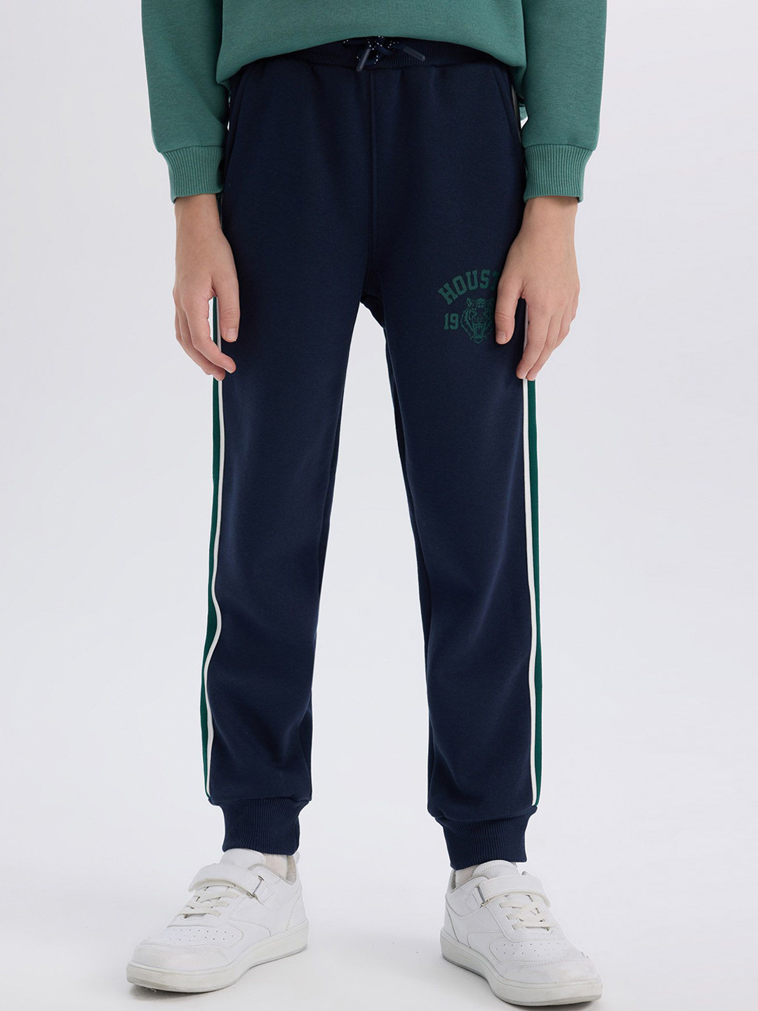 DeFacto Boys Joggers Trousers, Na 
DeFacto Boys Joggers Trousers, Na