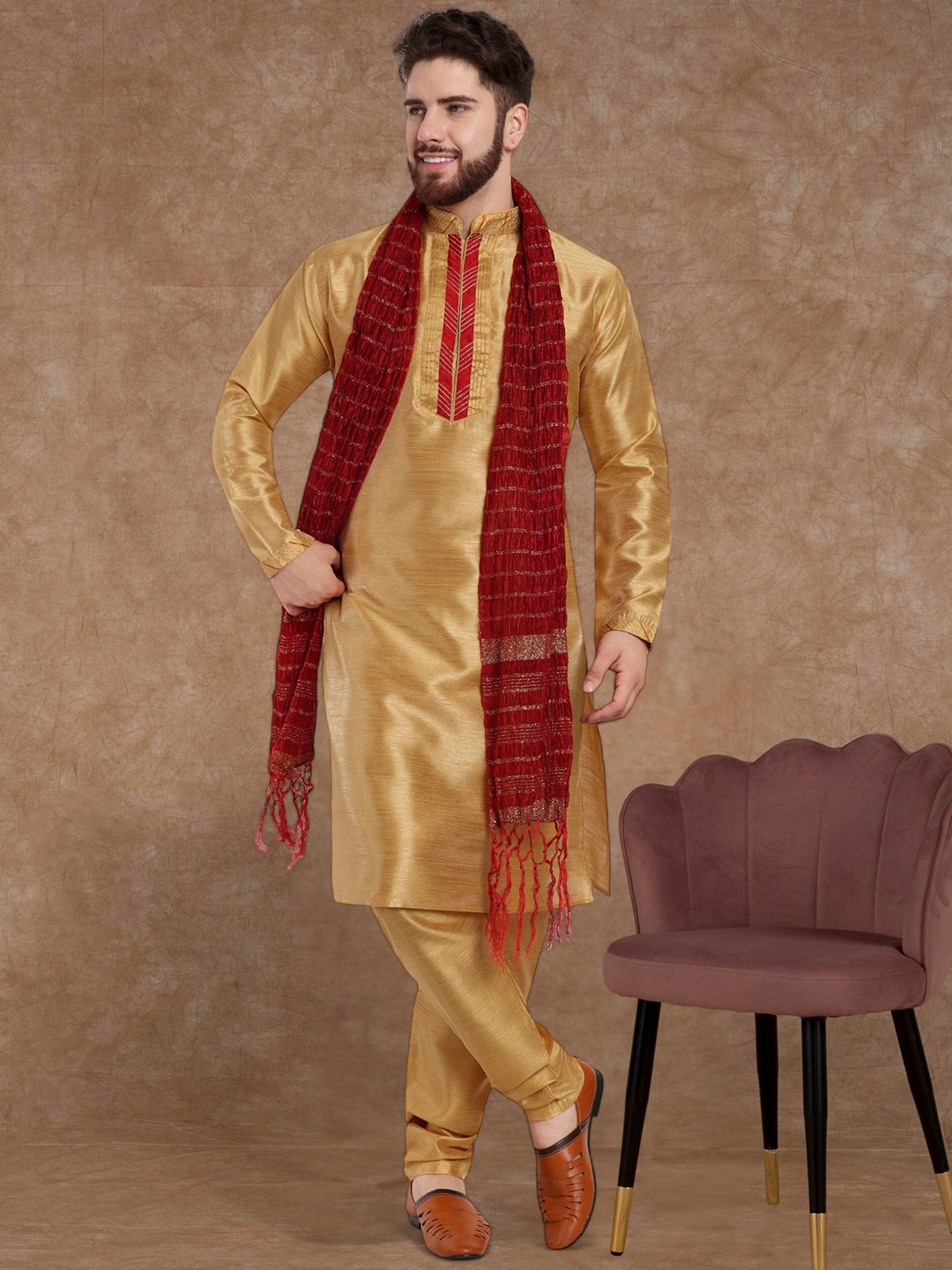 SKAVIJ Men Ethnic Motifs Embroidered Regular Thread Work Kurta with Churidar & With Dupatta, Gold
SKAVIJ Men Ethnic Motifs Embroidered Regular Thread Work Kurta with Churidar & With Dupatta, Gold