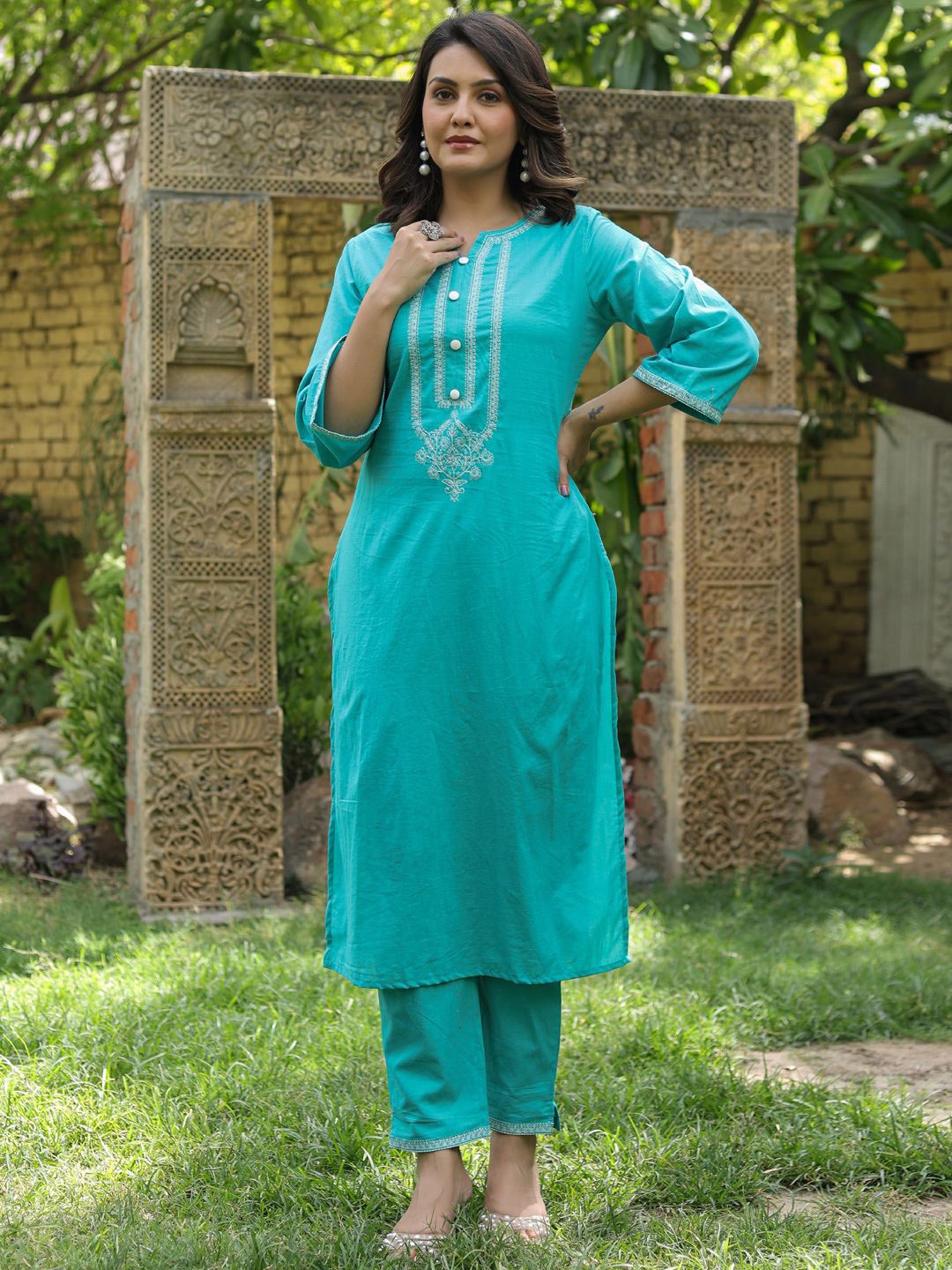 Readiprint Women Yoke Design Regular Thread Work Pure Cotton Kurta with Palazzos, Sea green
Readiprint Women Yoke Design Regular Thread Work Pure Cotton Kurta with Palazzos, Sea green