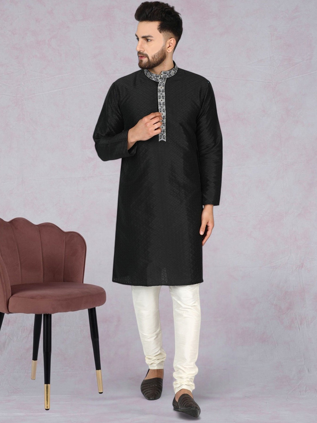 SKAVIJ Men Ethnic Motifs Embroidered Regular Thread Work Kurta with Churidar & With Dupatta, Black
SKAVIJ Men Ethnic Motifs Embroidered Regular Thread Work Kurta with Churidar & With Dupatta, Black