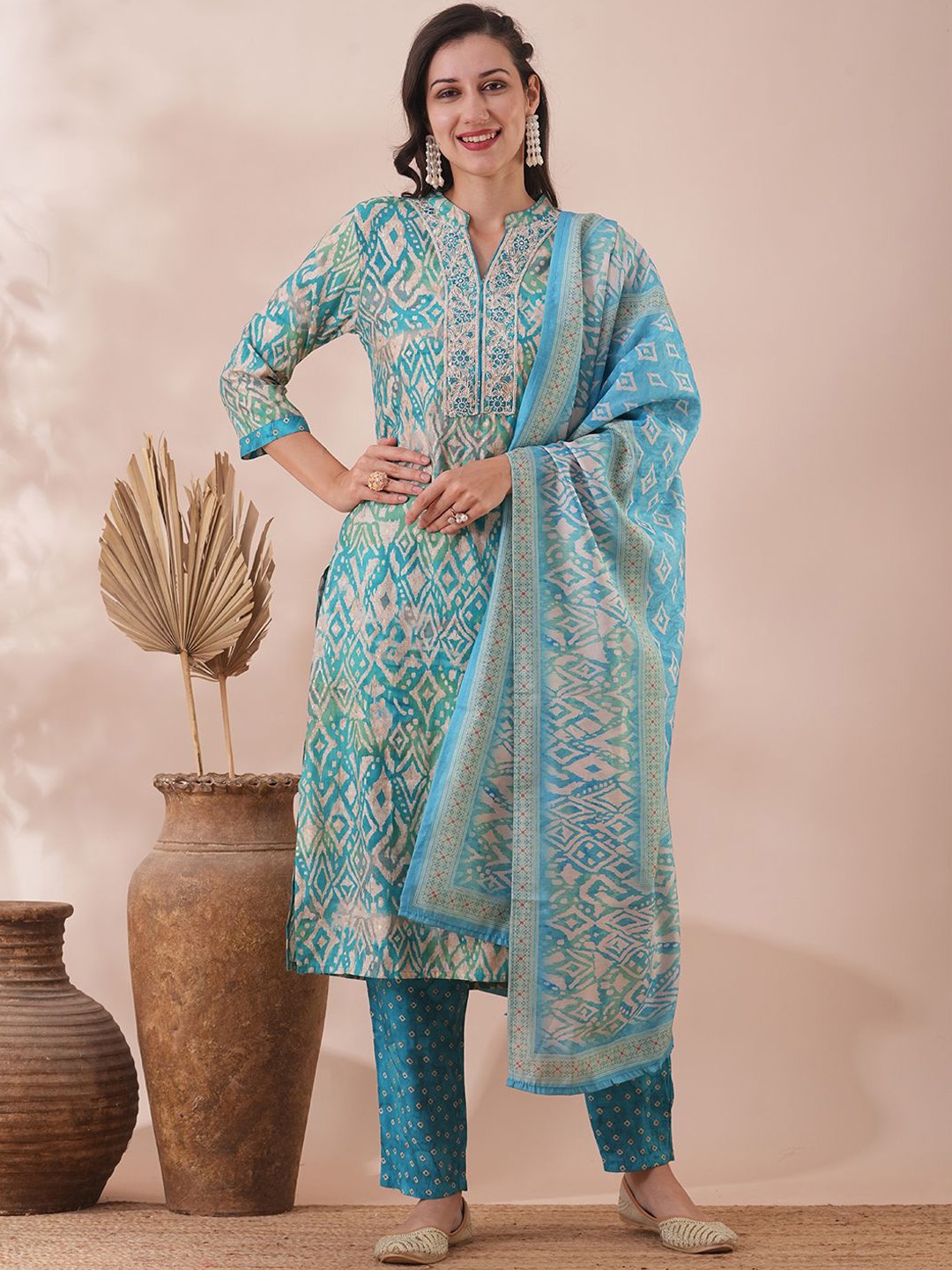 FASHOR Women Bandhani Printed Regular Thread Work Kurta with Trousers & With Dupatta, Turquoise blue
FASHOR Women Bandhani Printed Regular Thread Work Kurta with Trousers & With Dupatta, Turquoise blue