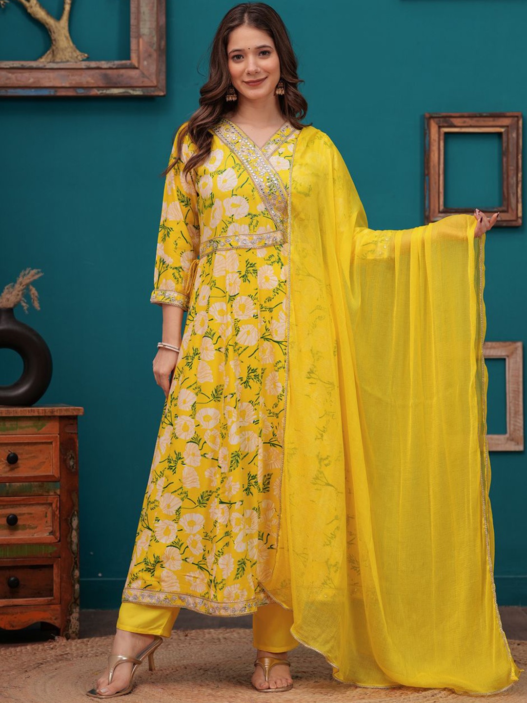 TOULIN Women Floral Printed Regular Pure Cotton Kurta with Palazzos & With Dupatta, Yellow
TOULIN Women Floral Printed Regular Pure Cotton Kurta with Palazzos & With Dupatta, Yellow