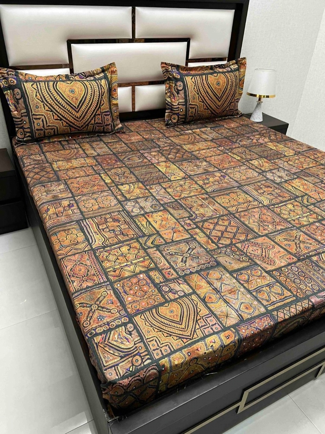 Pure Decor Majestic Green Printed 400 TC Pure Cotton King Bedsheet Set 2.72 m x 2.77 m
Pure Decor Majestic Green Printed 400 TC Pure Cotton King Bedsheet Set 2.72 m x 2.77 m