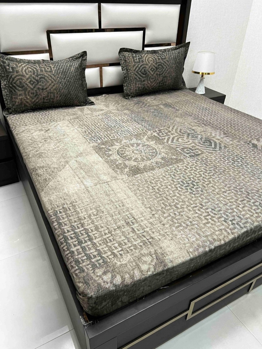 Pure Decor Cotton King Size Double Bedsheet With 2 Pillow Covers 2.74m X 2.74m, Brown
Pure Decor Cotton King Size Double Bedsheet With 2 Pillow Covers 2.74m X 2.74m, Brown