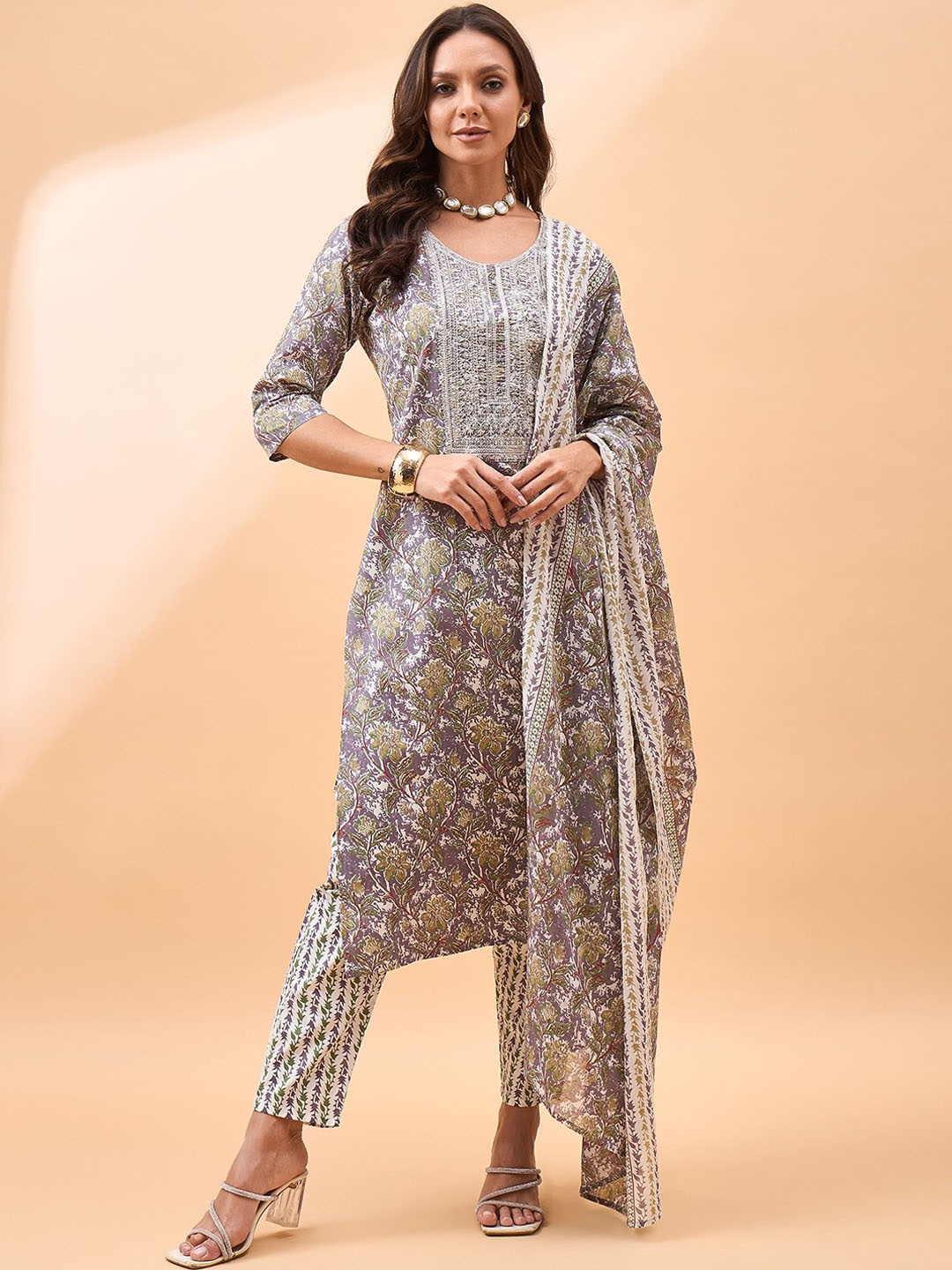 Winza Designer Women Floral Printed Regular Pure Cotton Kurta with Trousers & With Dupatta, Grey
Winza Designer Women Floral Printed Regular Pure Cotton Kurta with Trousers & With Dupatta, Grey