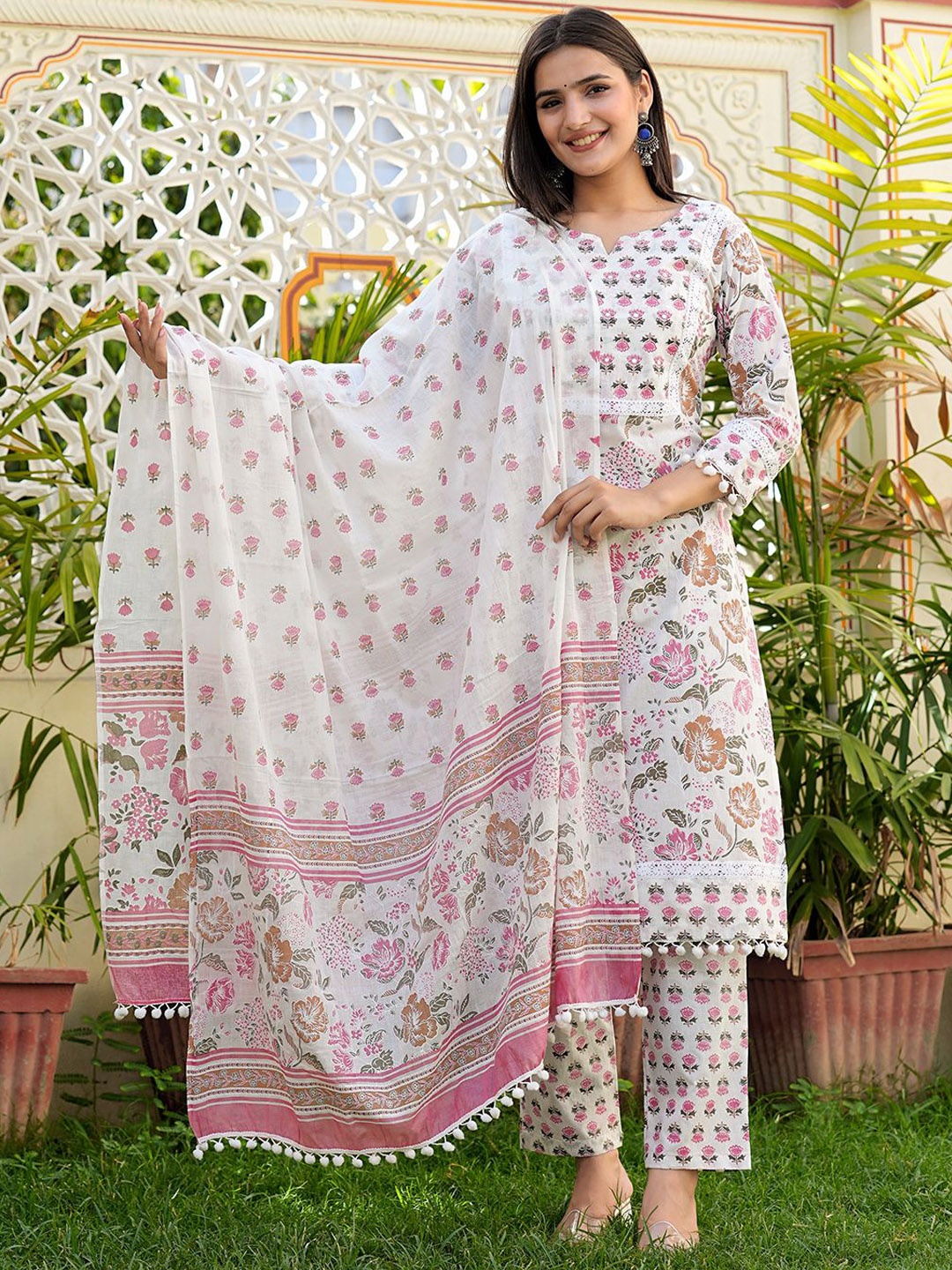 ERISHA Women Floral Printed Regular Beads and Stones Pure Cotton Kurta with Trousers & With Dupatta, White
ERISHA Women Floral Printed Regular Beads and Stones Pure Cotton Kurta with Trousers & With Dupatta, White