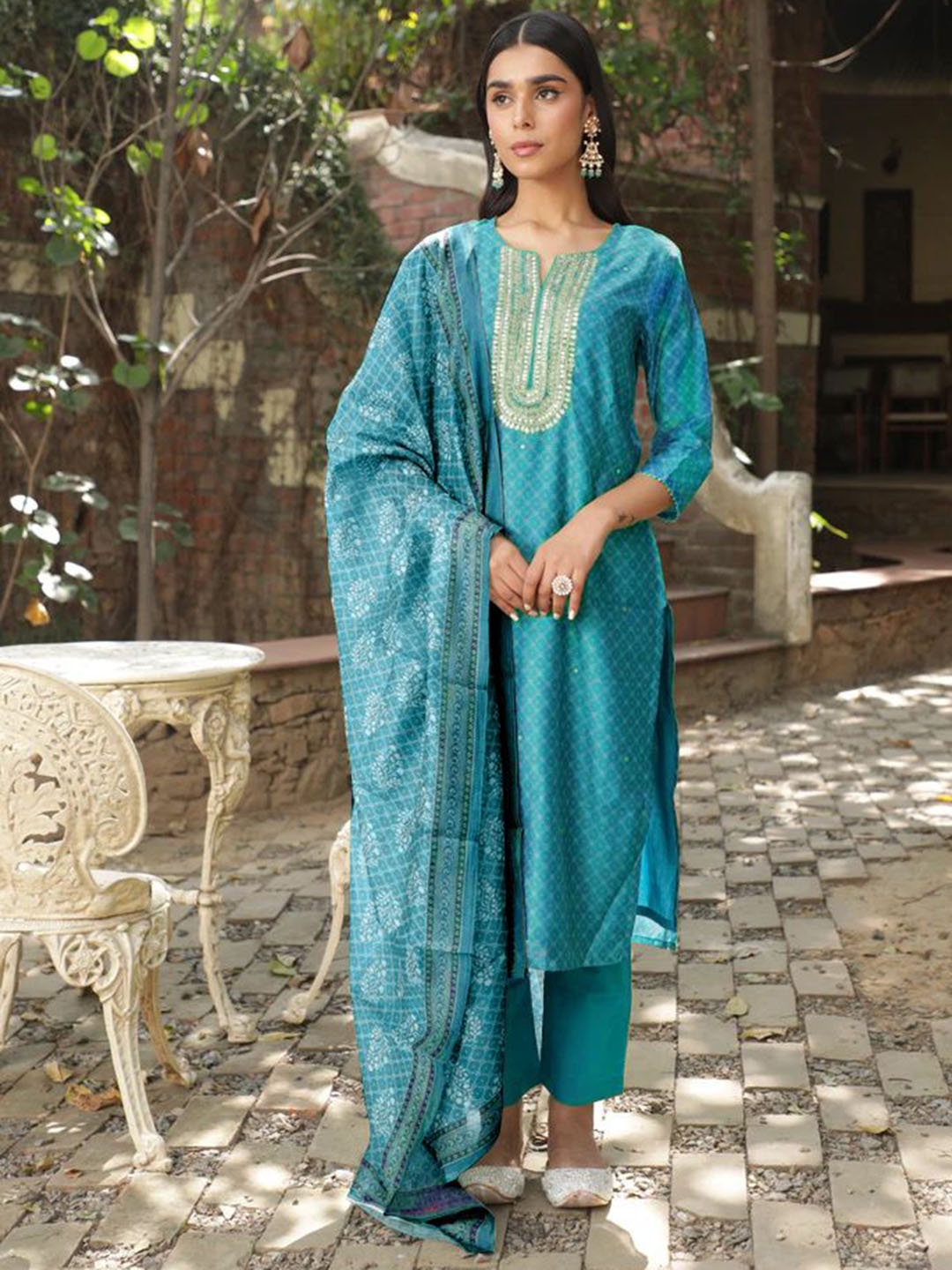 Anouk Women Ethnic Motifs Embroidered Regular Mirror Work Chanderi Silk Kurta with Trousers & With Dupatta, Blue
Anouk Women Ethnic Motifs Embroidered Regular Mirror Work Chanderi Silk Kurta with Trousers & With Dupatta, Blue