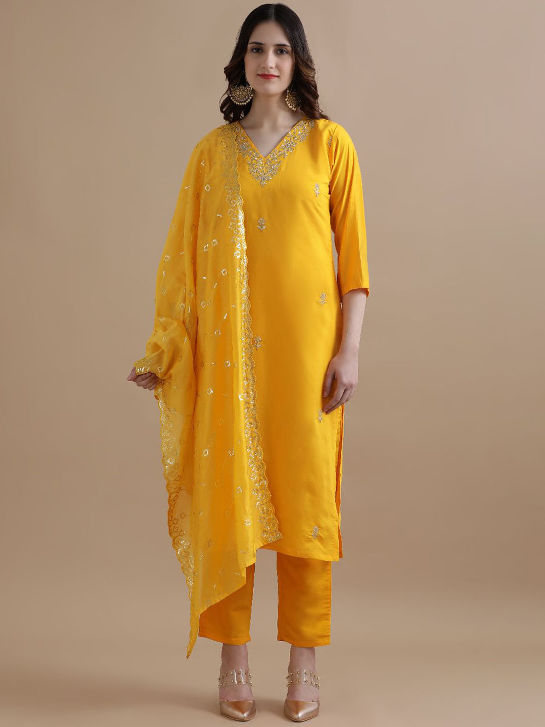 Jaipur Kurti Women Ethnic Motifs Embroidered Regular Sequinned Chanderi Cotton Kurta with Trousers & With, Yellow
Jaipur Kurti Women Ethnic Motifs Embroidered Regular Sequinned Chanderi Cotton Kurta with Trousers & With, Yellow