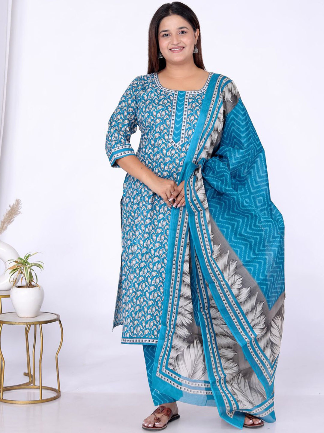 Jevi Prints Women Floral Printed Regular Pure Cotton Kurta with Trousers & With Dupatta, Blue
Jevi Prints Women Floral Printed Regular Pure Cotton Kurta with Trousers & With Dupatta, Blue