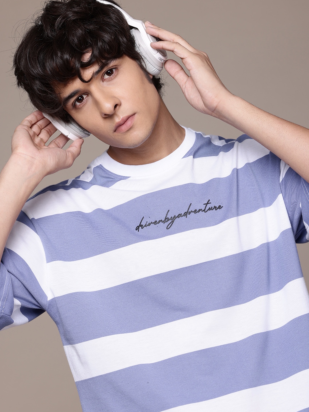 The Roadster Lifestyle Co. Striped Relaxed Fit Drop-Shoulder Sleeve T-shirt, Blue
The Roadster Lifestyle Co. Striped Relaxed Fit Drop-Shoulder Sleeve T-shirt, Blue