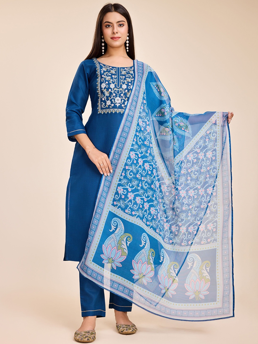 Mesqlu Women Ethnic Motifs Yoke Design Regular Thread Work Kurta with Trousers & With Dupatta, Blue
Mesqlu Women Ethnic Motifs Yoke Design Regular Thread Work Kurta with Trousers & With Dupatta, Blue