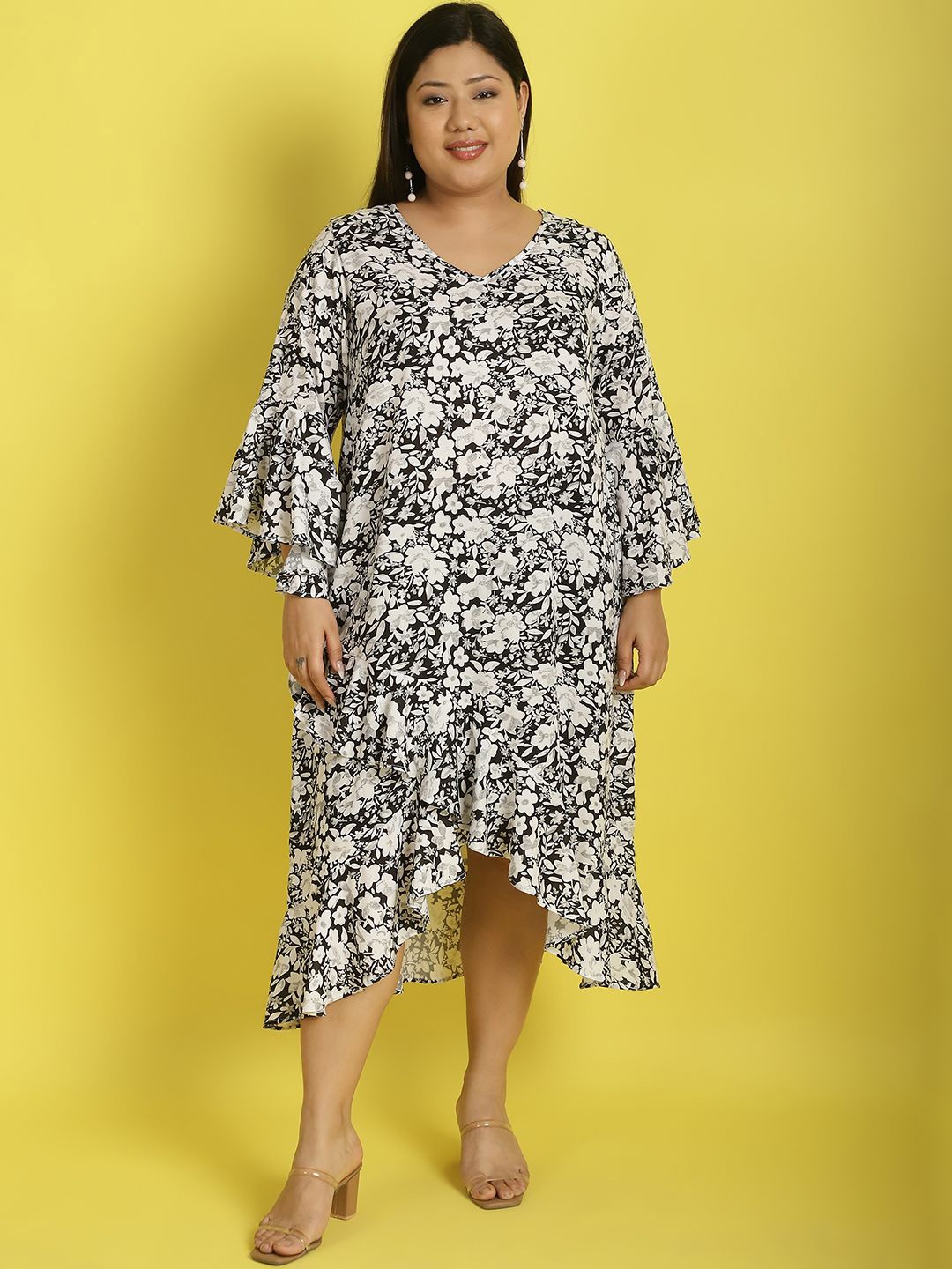 theRebelinme Women Plus Size Floral Printed Flared Sleeve Ruffled A-Line Midi Dress, Black
theRebelinme Women Plus Size Floral Printed Flared Sleeve Ruffled A-Line Midi Dress, Black